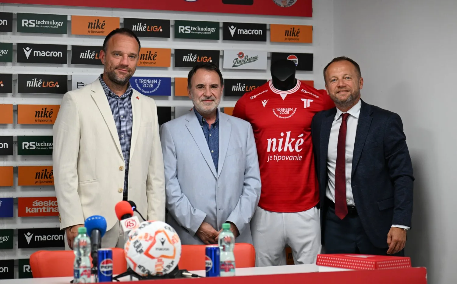 Tlačová konferencia - Niké generálnym partnerom AS Trenčín